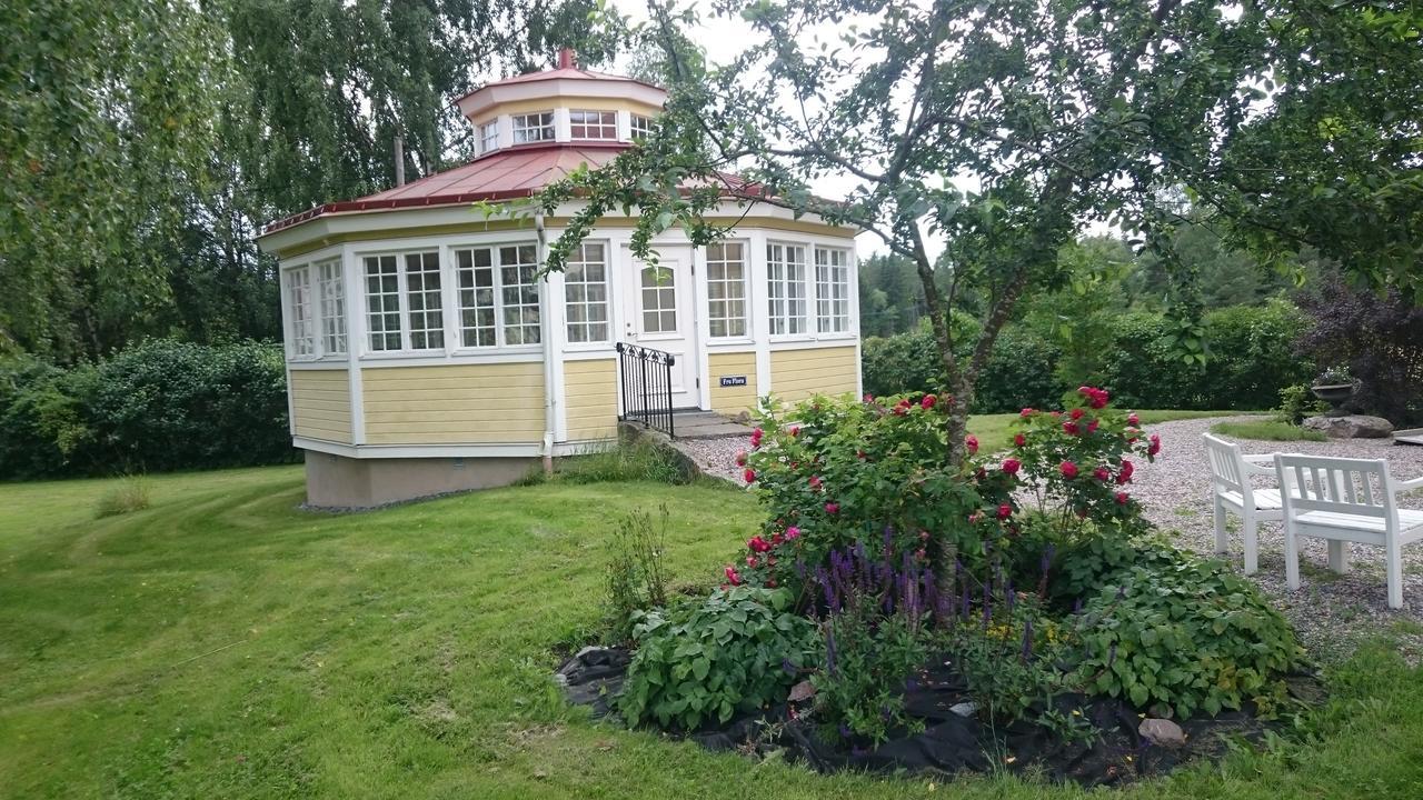 Готель Salno Gard Bylehamn Екстер'єр фото